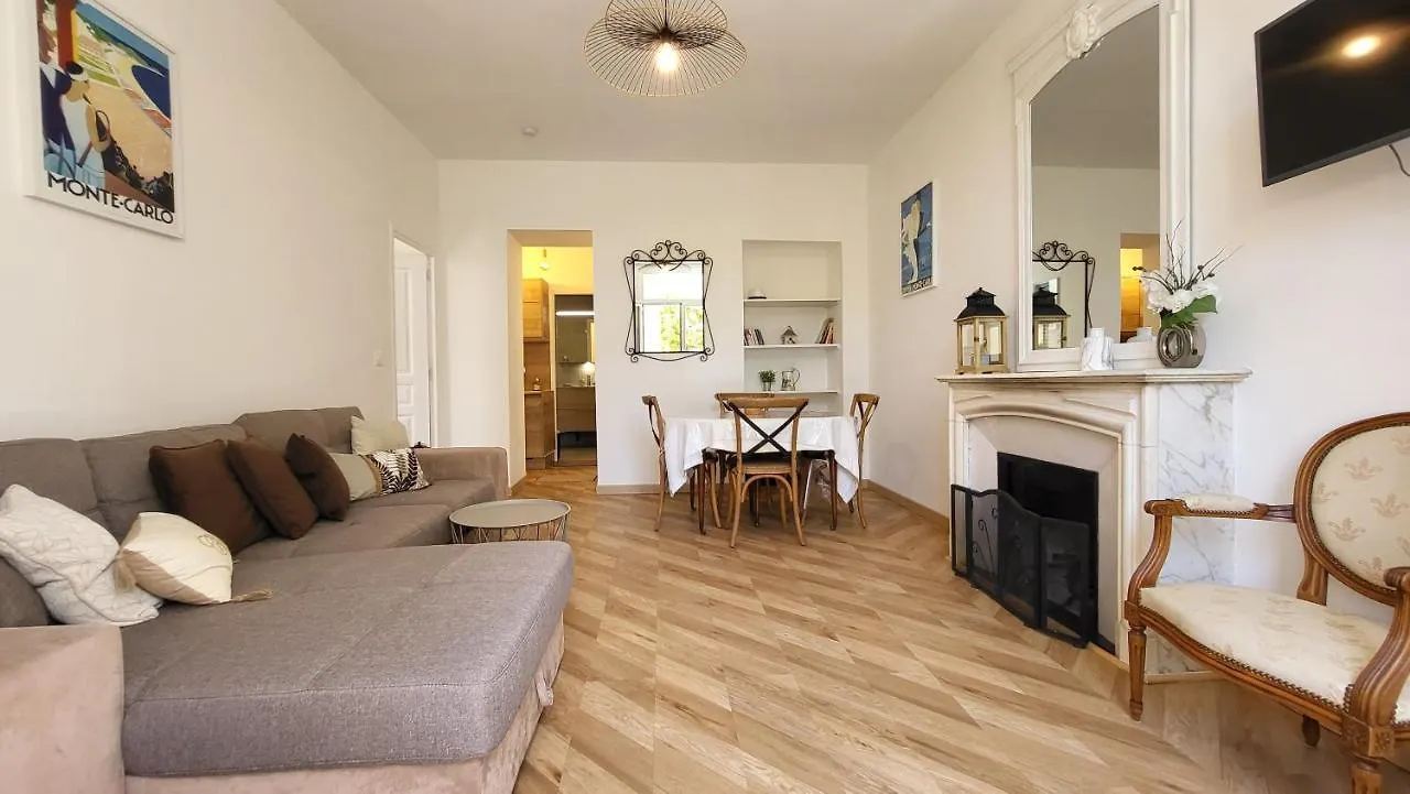 Super Flat, Garden. Bnbrickeys Monte Carlo Daire