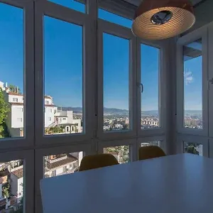 https://essence-home-apartments-ii.es-andalucia.com
